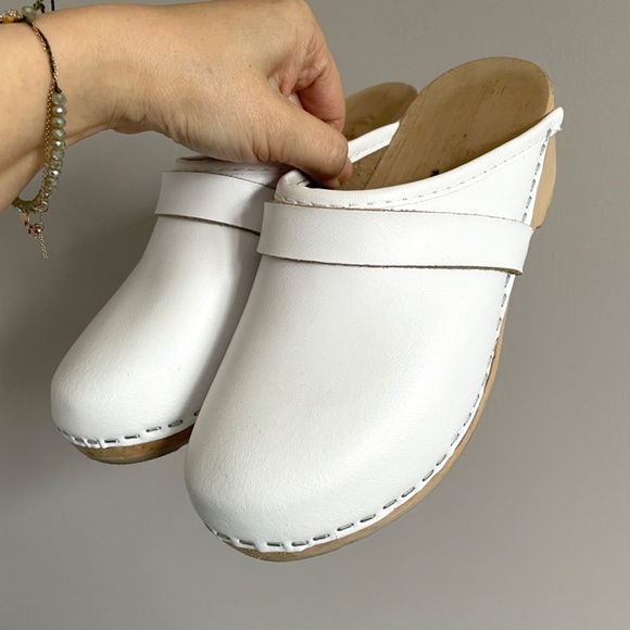 White Leather Slip-on Classic Leather Swedish Clogs - 36/5-5.5US - Picture 3 of 7
